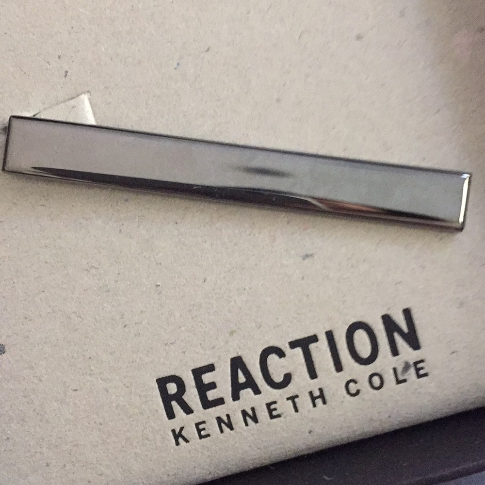 Brand new Kenneth Cole tie clip
